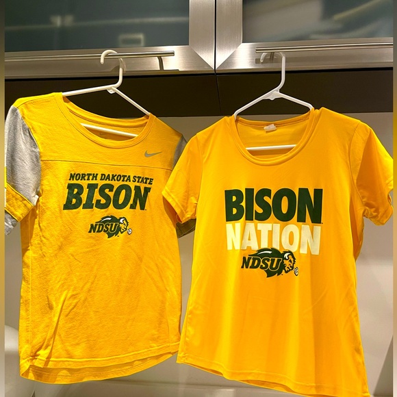 NDSU Bison 🦬 2 T Shirts! Nike cotton size S sport tek M two women’s t shirts - Picture 1 of 5